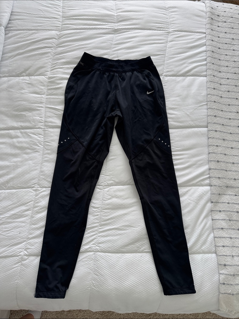 Nike Black Women Athletic Leggings with Reflective Dots and Zippers
